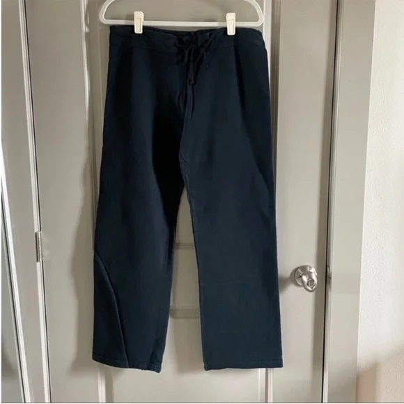 Bella - vintage Gamma Phi Beta black drawstring sweatpants. - Picture 2 of 7